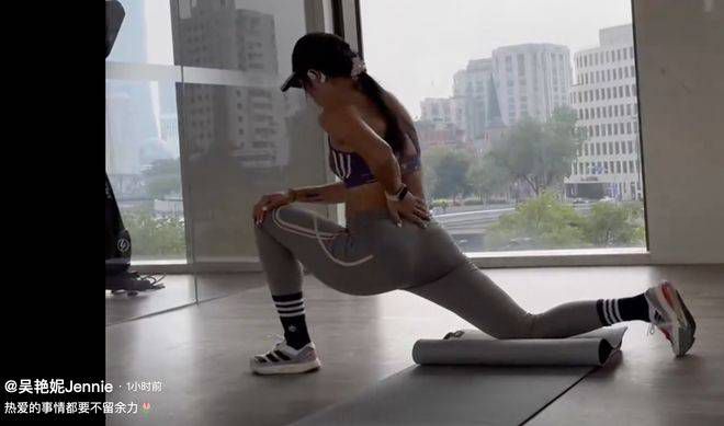 美女脱光衣服