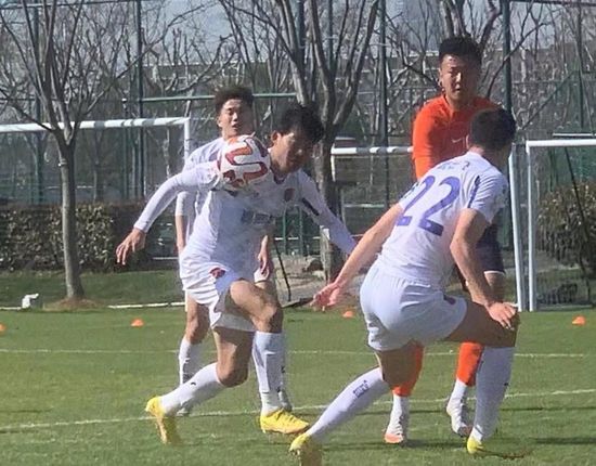 亚洲偷偷自拍